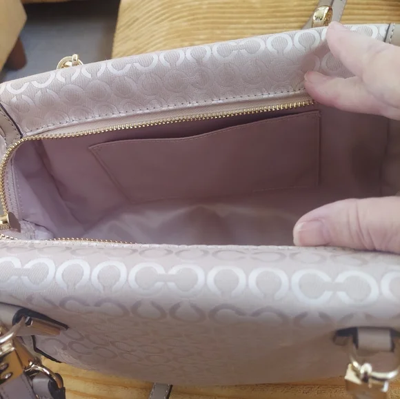 Coach Light Tan With Signature C. Sachel/ Shoulder Bag NWT. Incl. Dust Bag - Picture 9 of 12